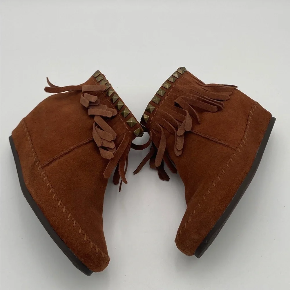Skechers durable suede